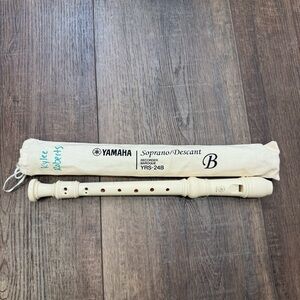 Yamaha YRS-24B recorder soprano/descant